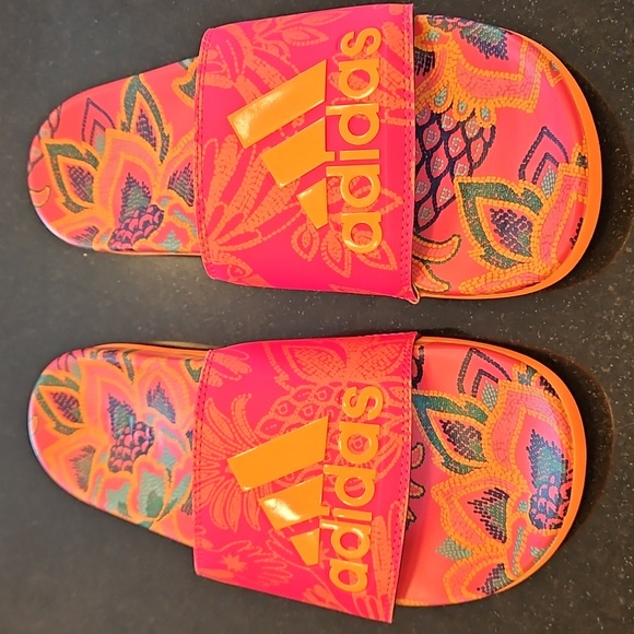 💕ADIDAS x FARM RIO💕 Adilette Comfort Slides 8 New in Box - Picture 10 of 16